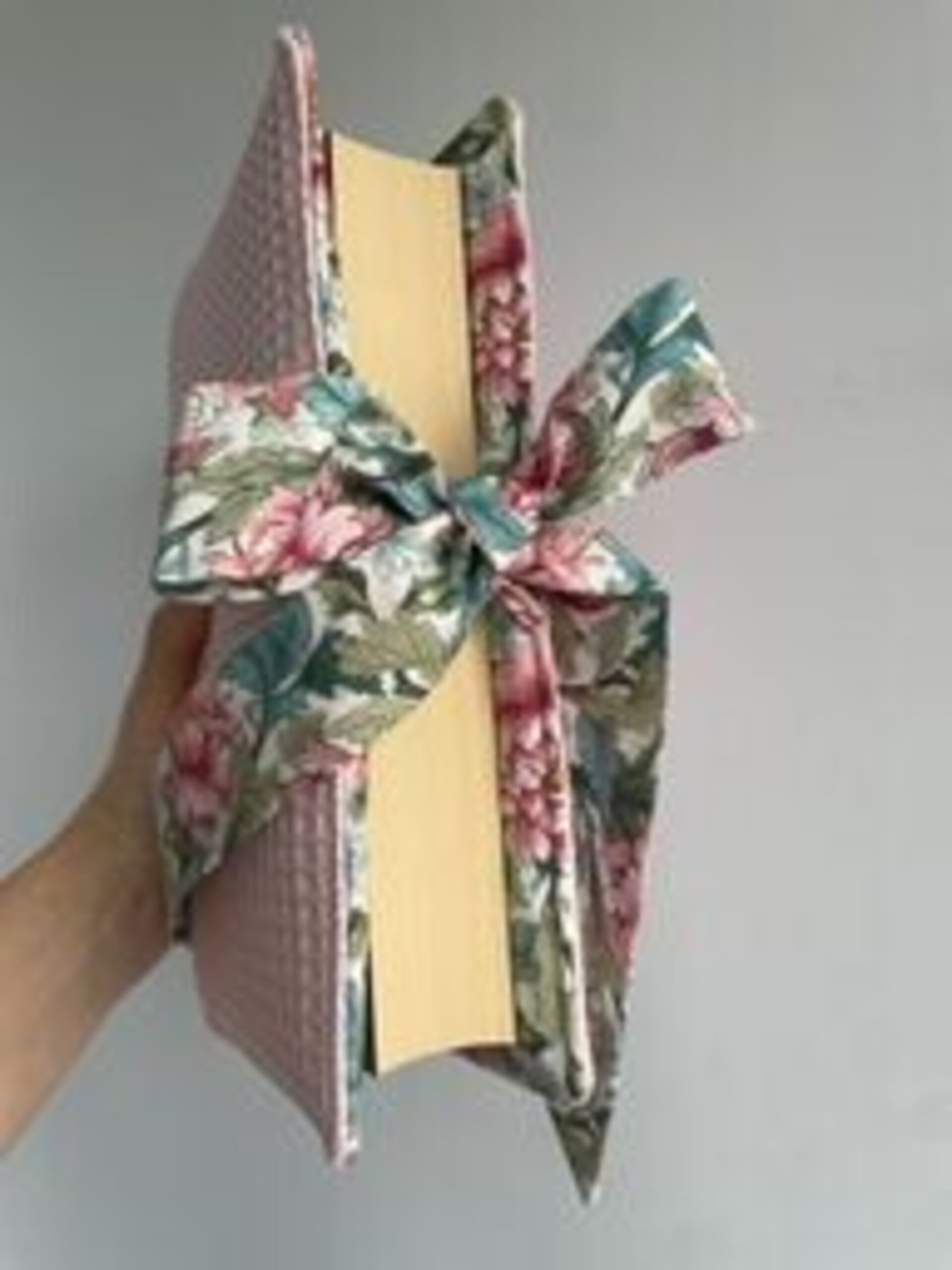 Funda de libro con cierre lazada. - 3