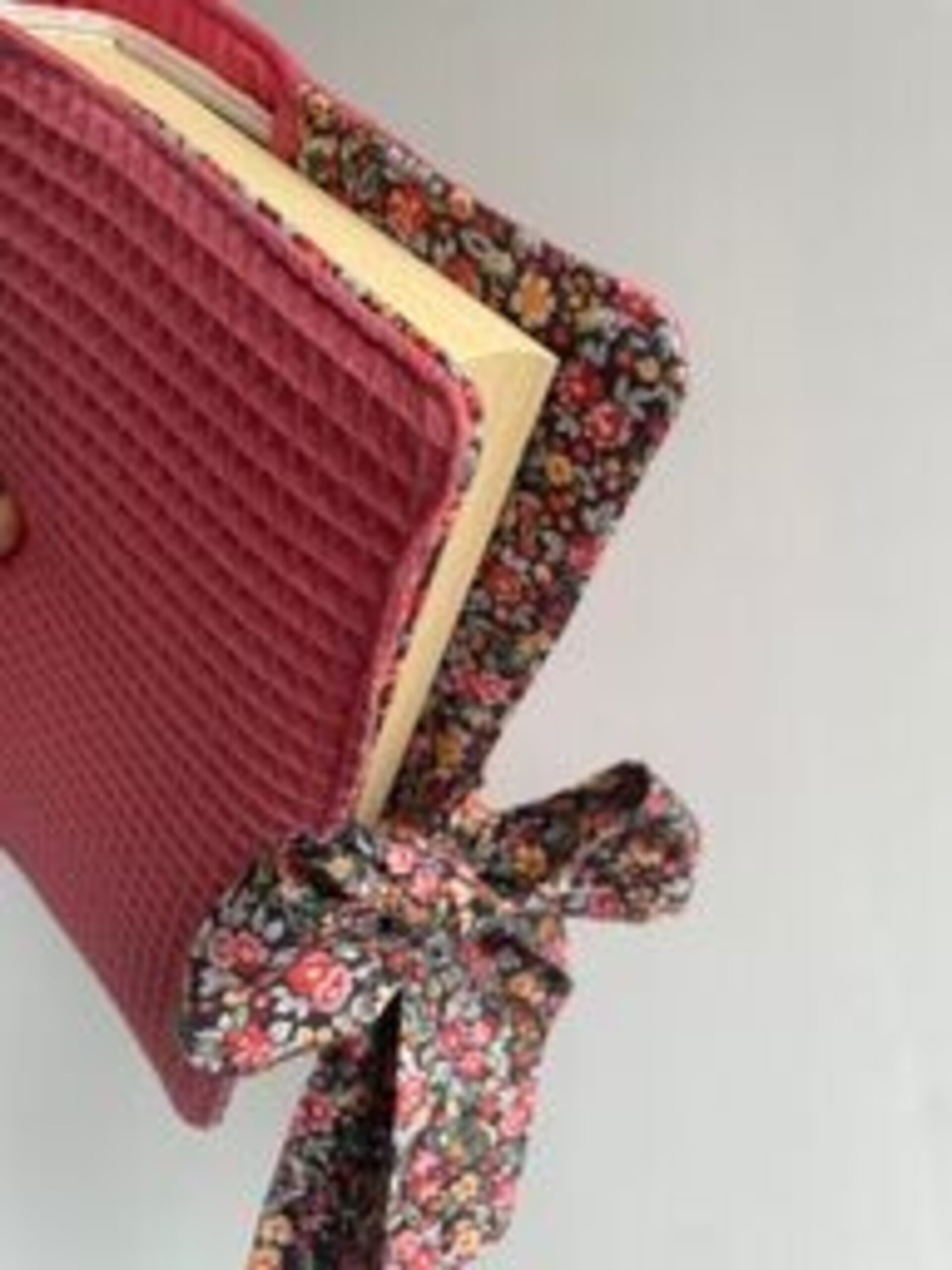 Funda de libro con cierre lazada. - 3