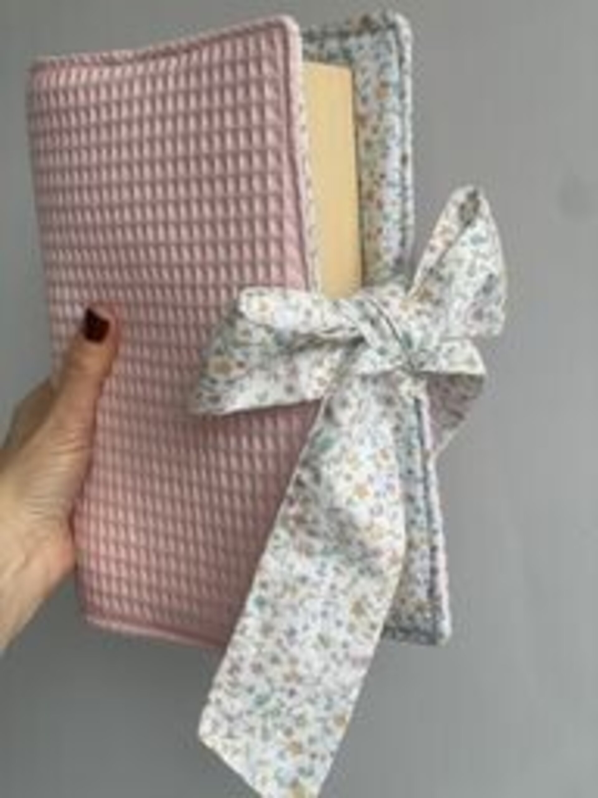 Funda de libro con cierre lazada. - 4