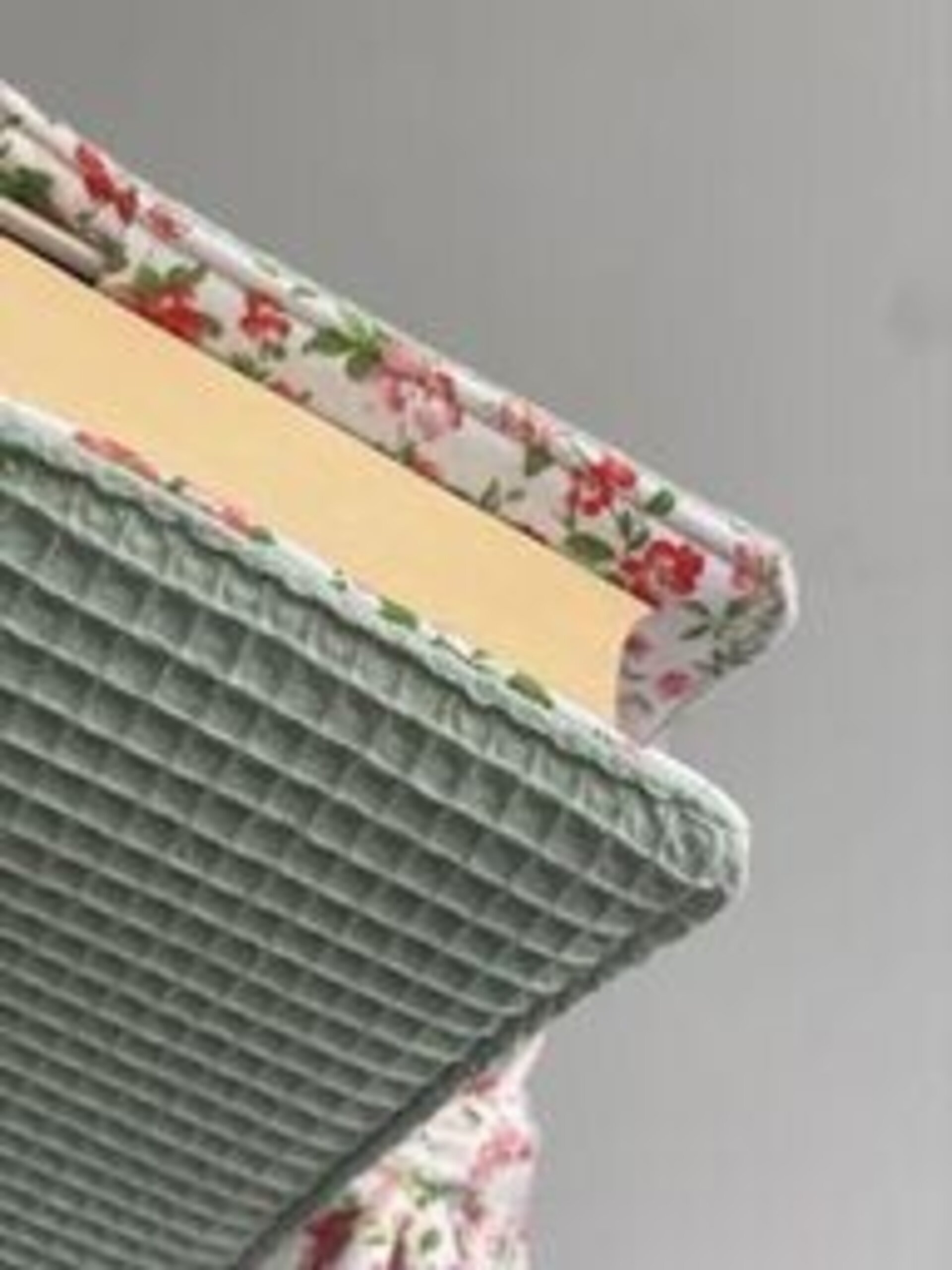 Funda de libro con cierre lazada. - 2