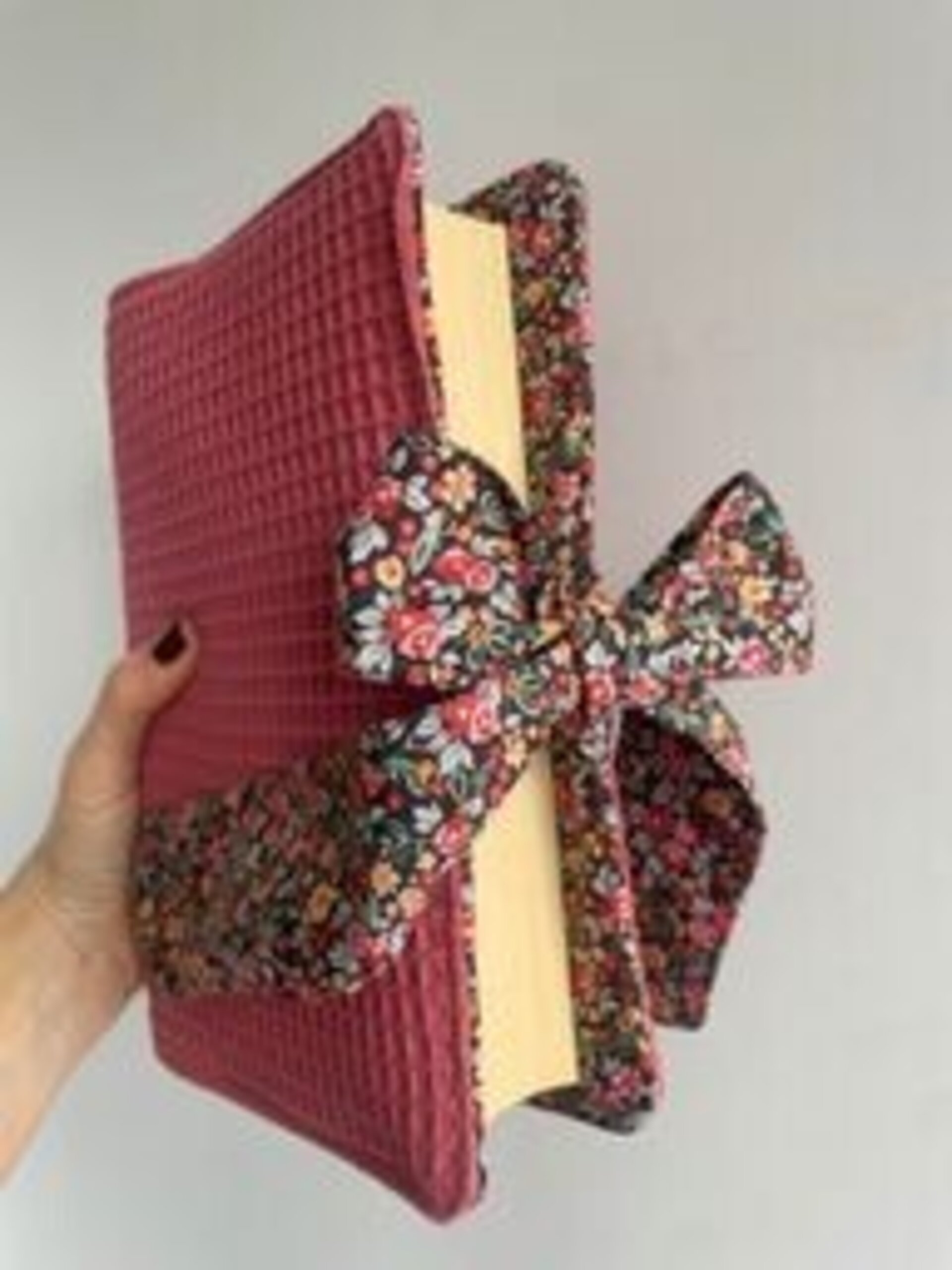 Funda de libro con cierre lazada. - 5